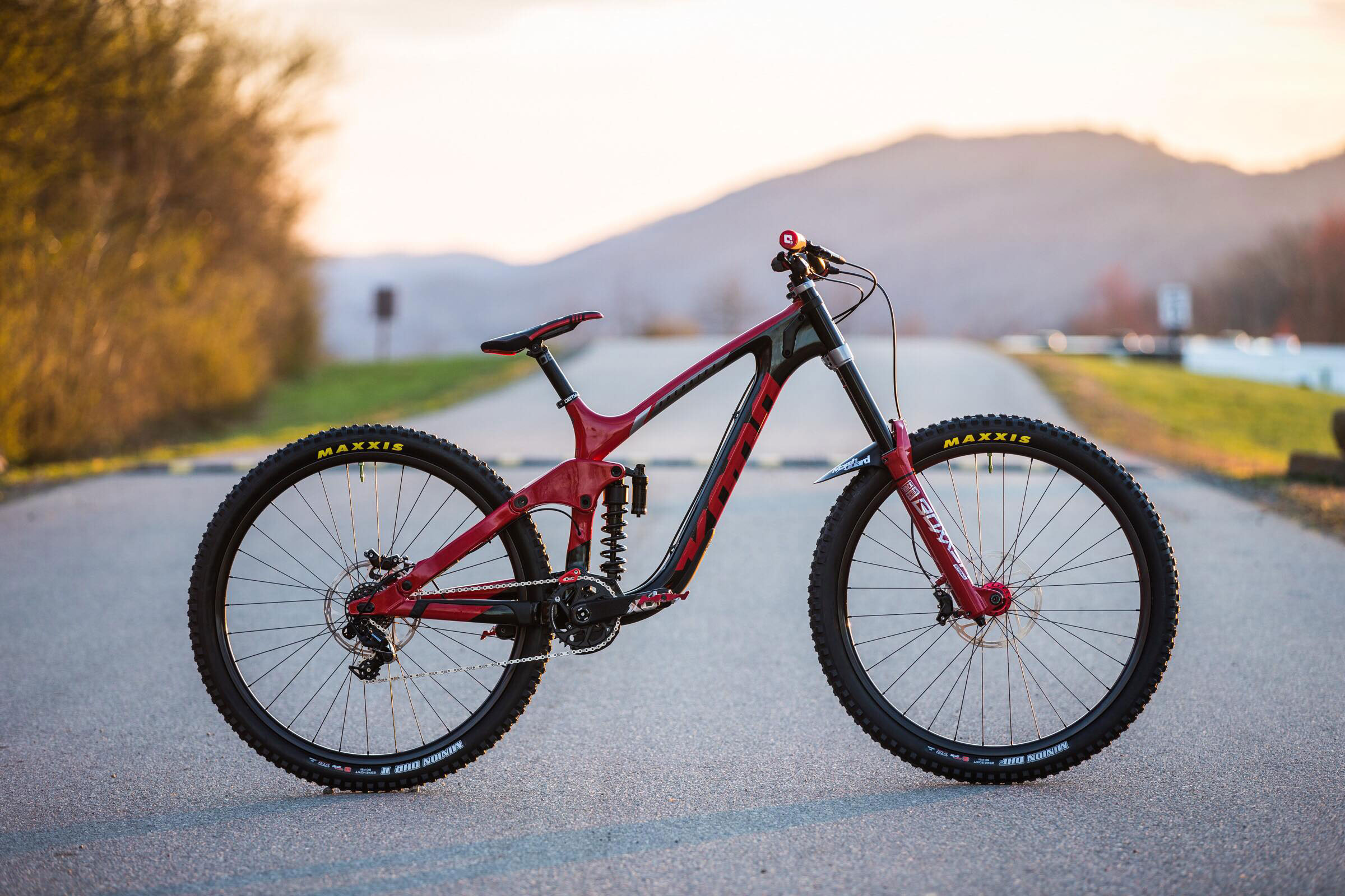 Kona Dream Builds: Miranda Miller’s Team Issue Operator CR