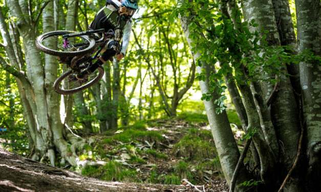 SGR Team Riders Jakub Riha and Elliot Smith in love with Peitra Ligure EDR Tracks